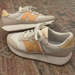 New Balance 237 Sneaker